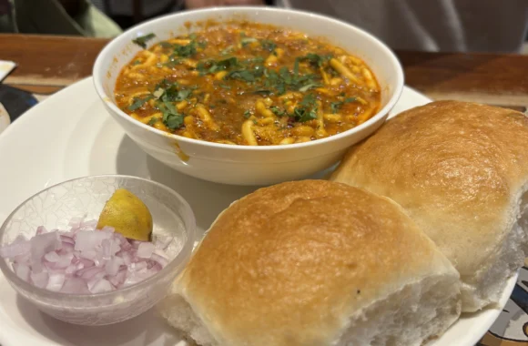 Verandah Misal Pav