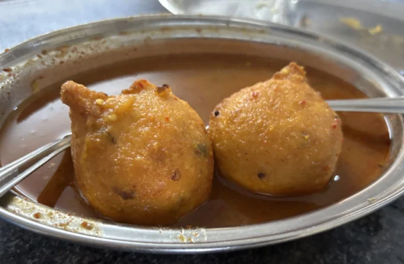 Rasam Vada at Hotel Priyadarshini